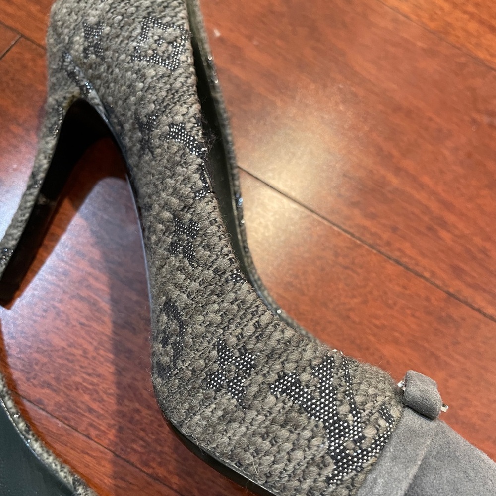 Louis Vuitton Gray Heels with Intricate Detailing and Stiletto Design - Picture 10 of 15